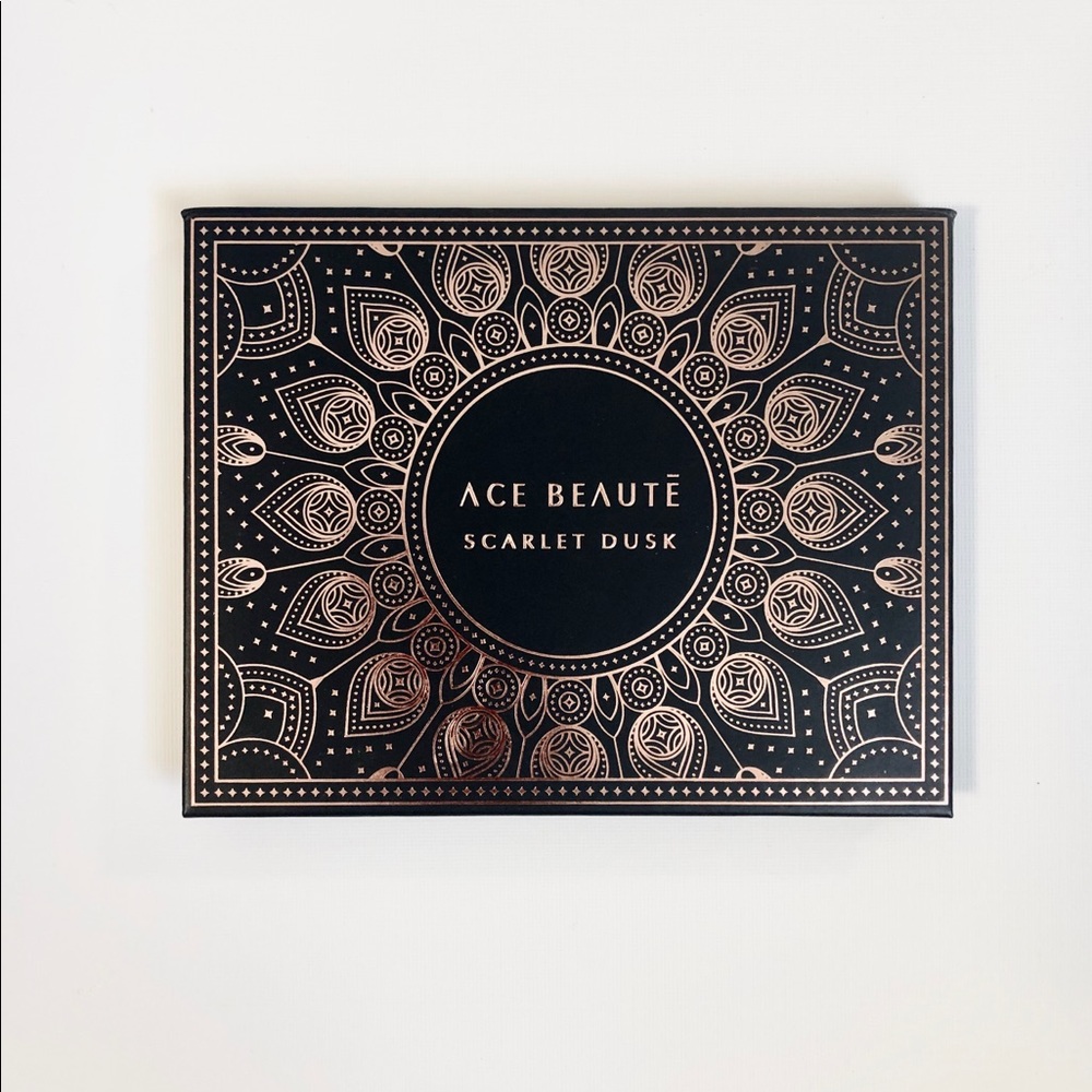 Ace Beaute Scarlet Dusk eyeshadow palette